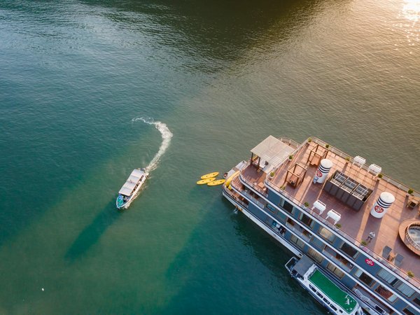 Échapper aux frais cachés avec les applications de voyage économiques